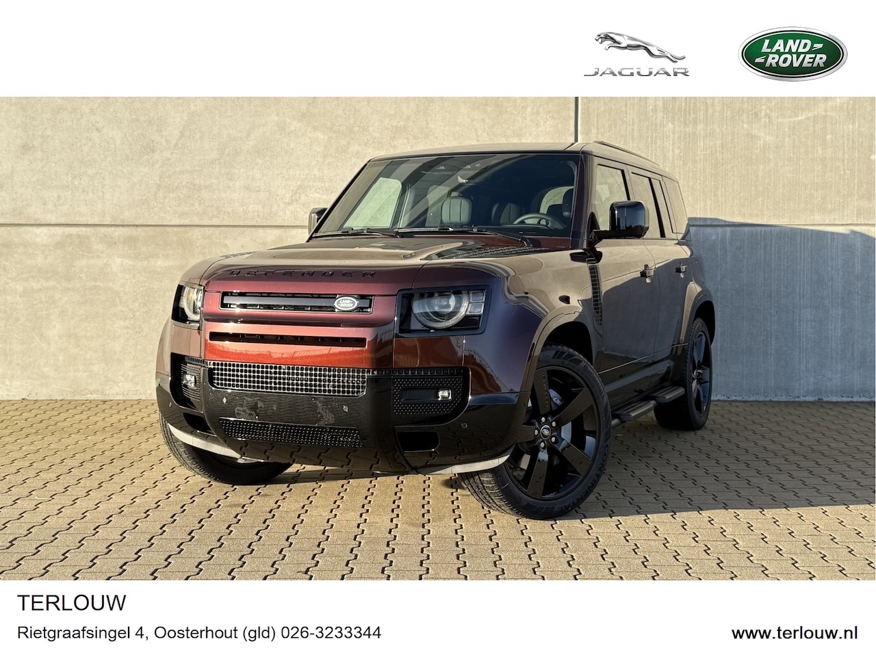 Land Rover Defender 110 - 2.0 P300e Sedona Edition - AutoWereld.nl