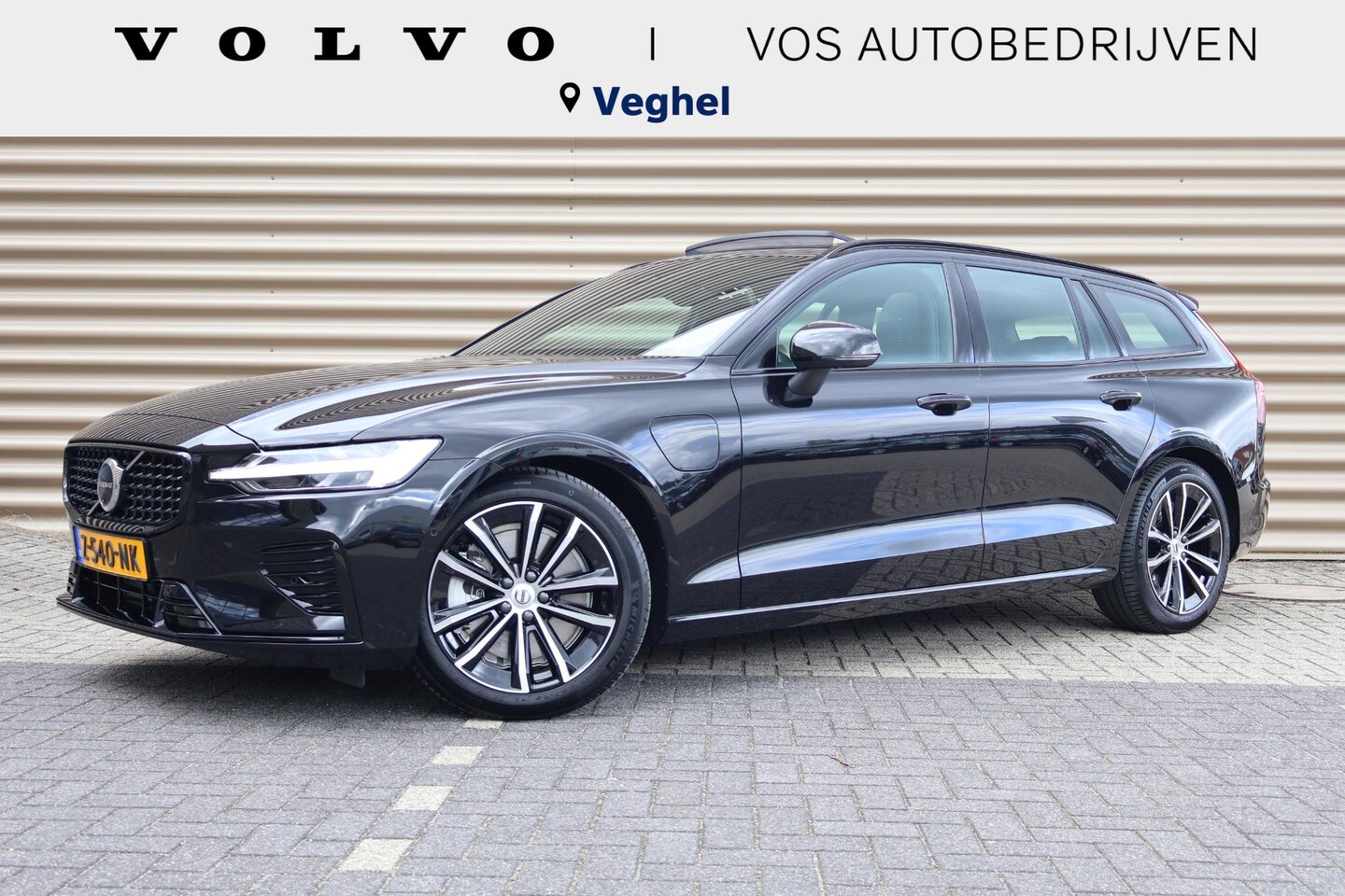 Volvo V60 - 2.0 T6 Plug-in hybrid AWD Plus Dark - AutoWereld.nl