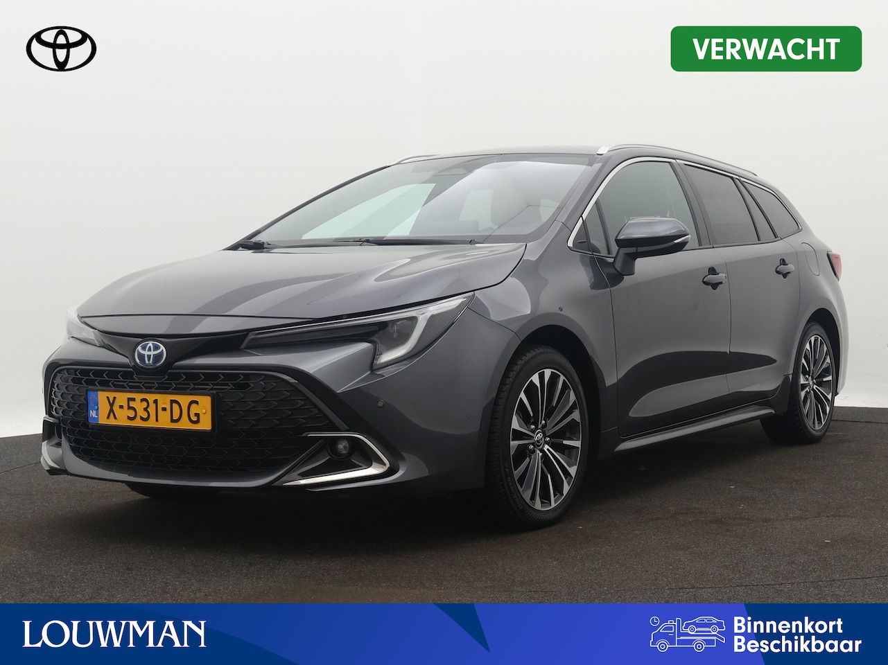 Toyota Corolla Touring Sports - 1.8 Hybrid First Edition | Patrkeersensoren | LM velgen | Stoelverwarming | Draadloze tele - AutoWereld.nl