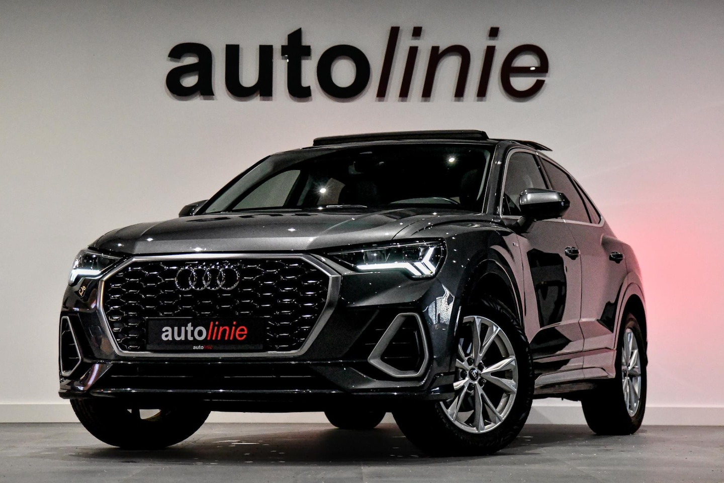 Audi Q3 Sportback - 35 TFSI S-Line. Pano, Camera, Matrix, CarPlay! - AutoWereld.nl