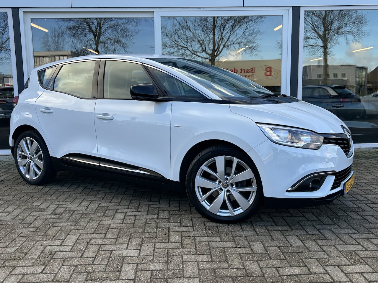 Renault Scénic - 1.3 TCe Limited 50% deal 7.475,- ACTIE Navi / Clima / Cruise / Telefoon / LMV - AutoWereld.nl