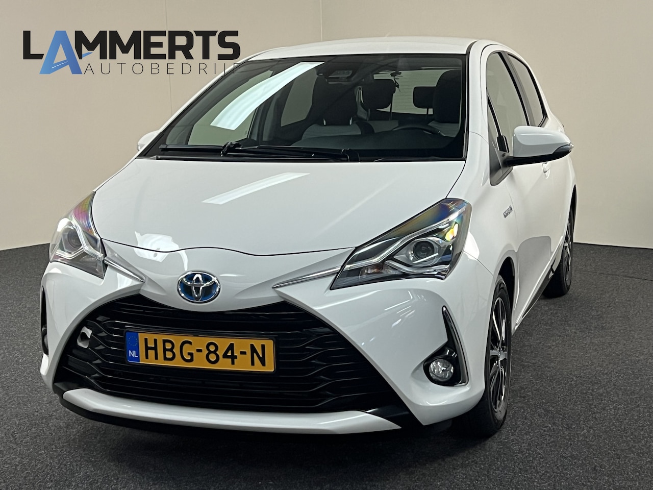 Toyota Yaris - 1.5 HEV Hybrid CVT Limited Edition Navi / Camera / Stoelverw. / Apple-Android / LM Velgen - AutoWereld.nl