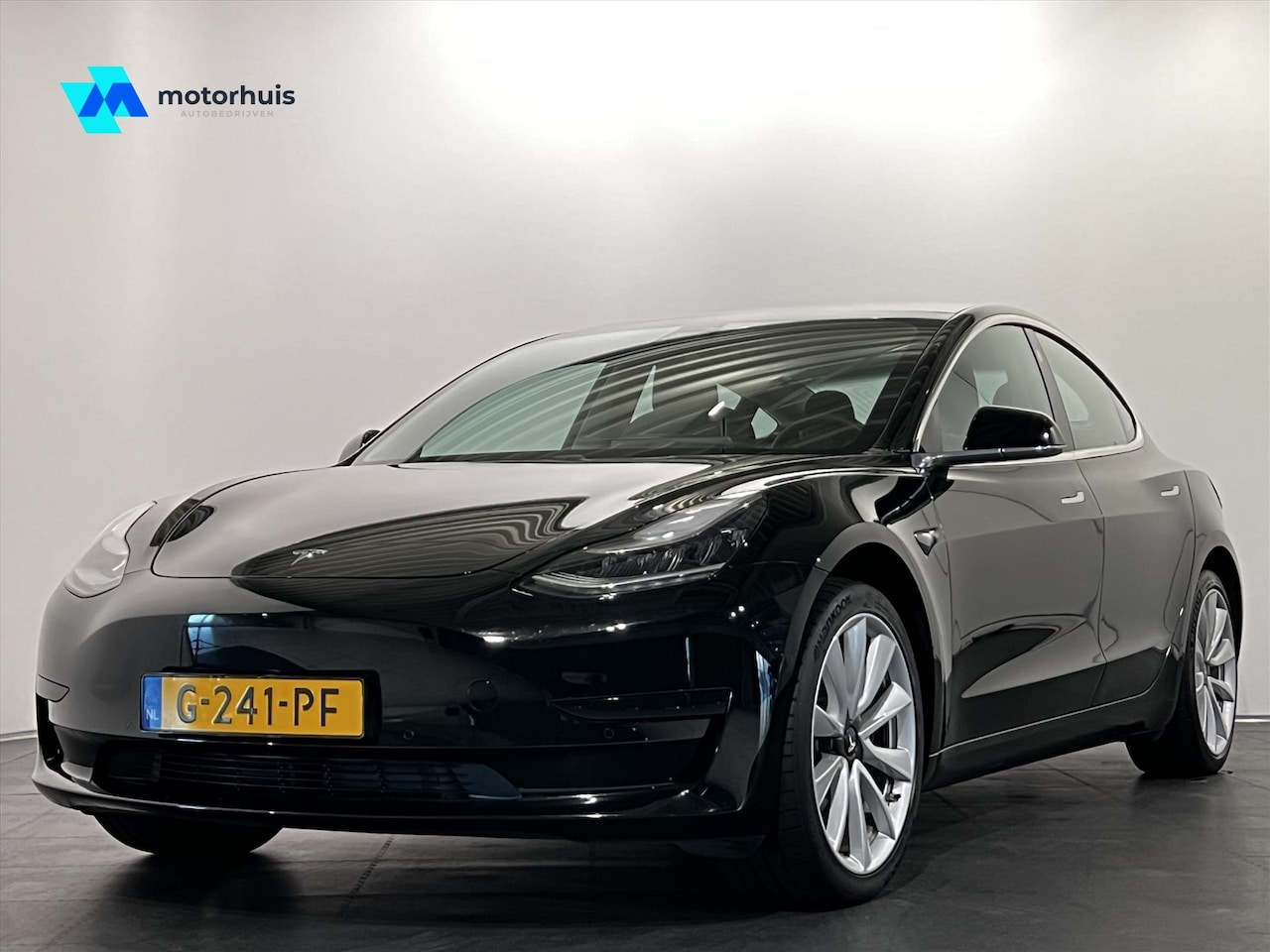 Tesla Model 3 - Standard Plus RWD | PANORAMA DAK | VERWARMBARE STOELEN - AutoWereld.nl