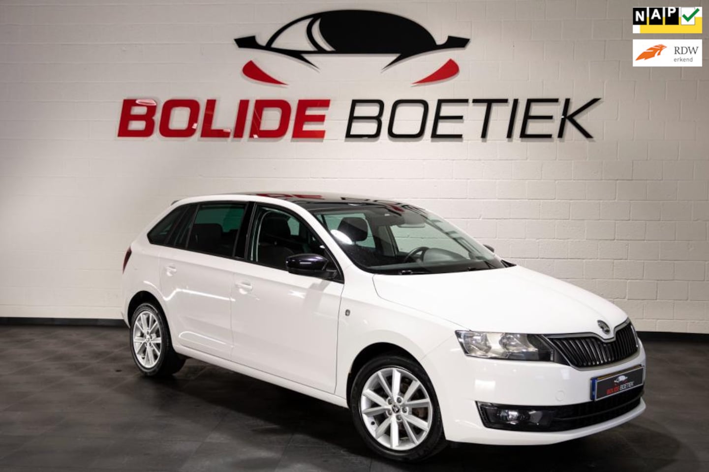 Skoda Rapid Spaceback - 1.2 TSI |Panoramadak|Navi |dealeronderhouden |NL-Auto |1e eigenaar - AutoWereld.nl