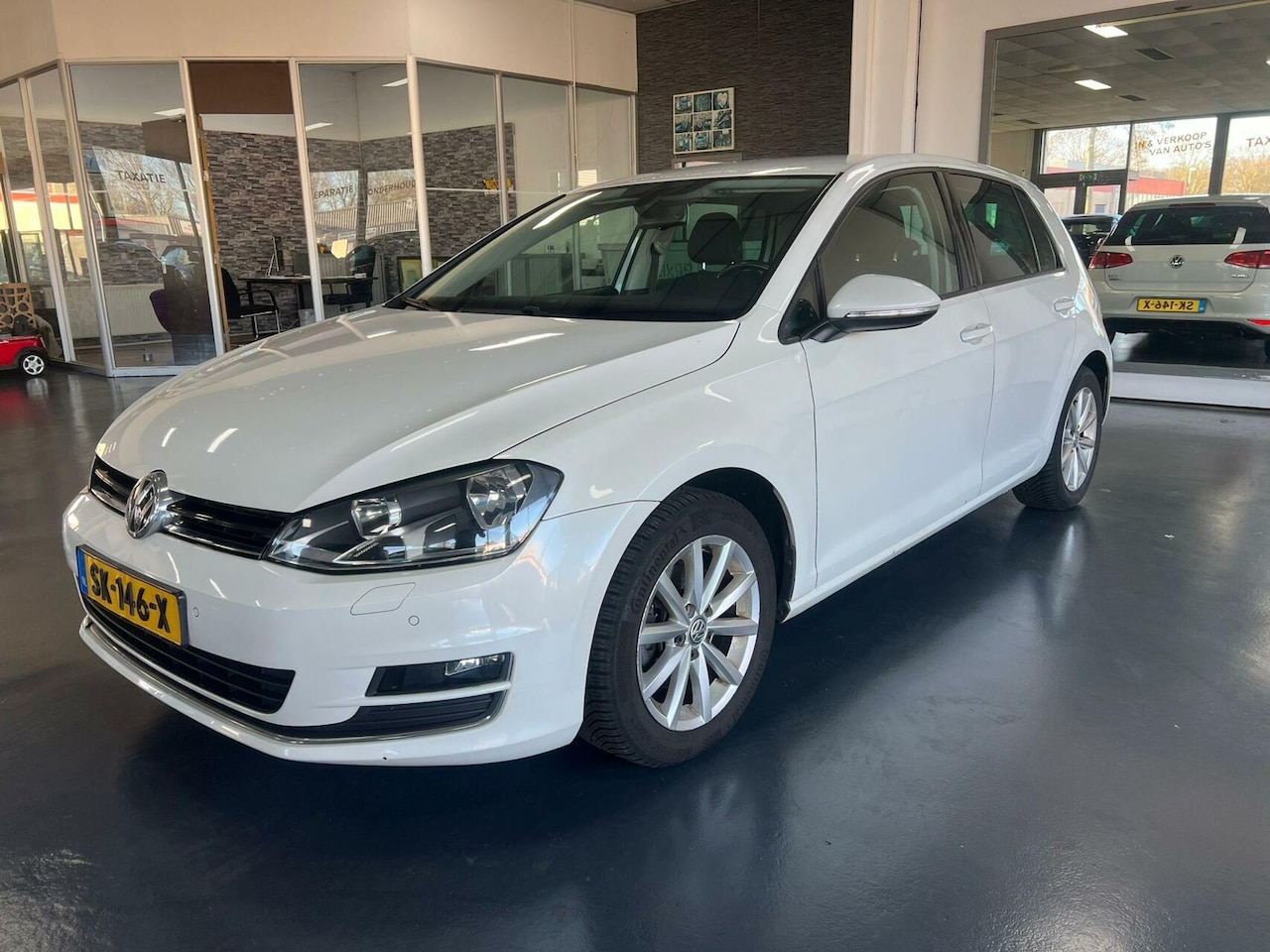 Volkswagen Golf - 1.6 TDI Business Edition R Connected 1.6 TDI Business Edition R Connected - AutoWereld.nl