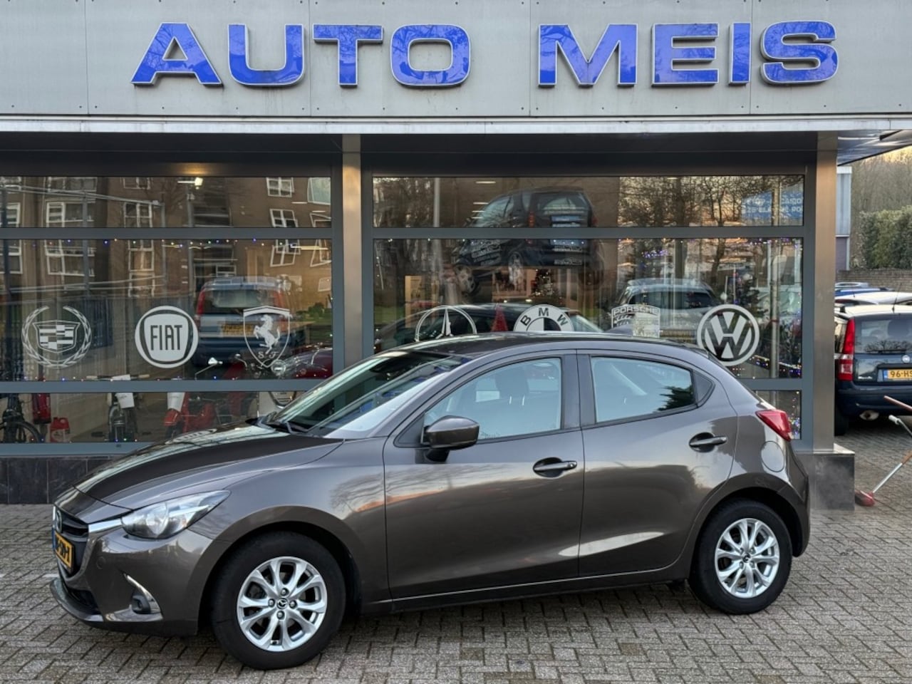 Mazda 2 - 1.5 SkyActive-G Dynamic Navi Airco Cruise PDC - AutoWereld.nl