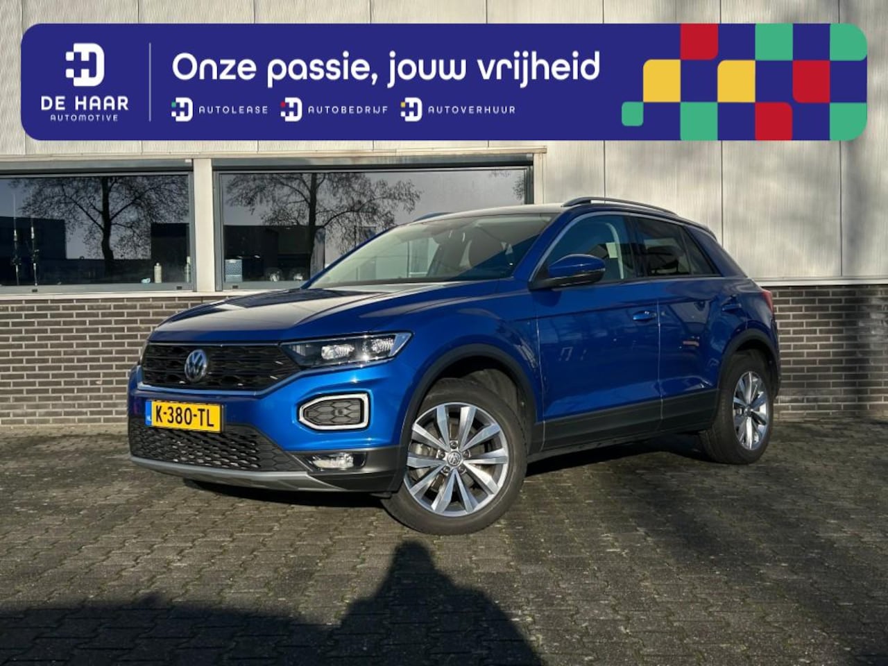 Volkswagen T-Roc - 1.5 TSI Automaat Style Business - ParkeerCamera - Stoelverwarmin - AutoWereld.nl