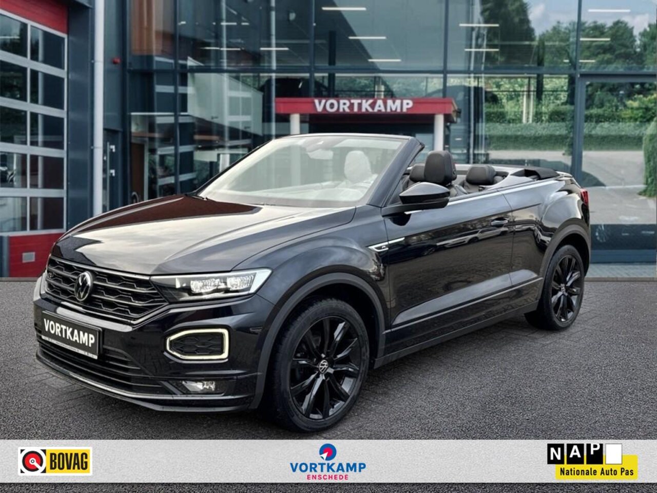 Volkswagen T-Roc - 1.5 TSI DSG R-LINE LEDER/BEATS-AUDIO/NAVI/ACC/STOELVERW - AutoWereld.nl