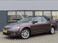 Skoda Octavia - 1.0 TSI Greentech Style Business DSG | pano dak | stoelverwarming | groot navi | xenon