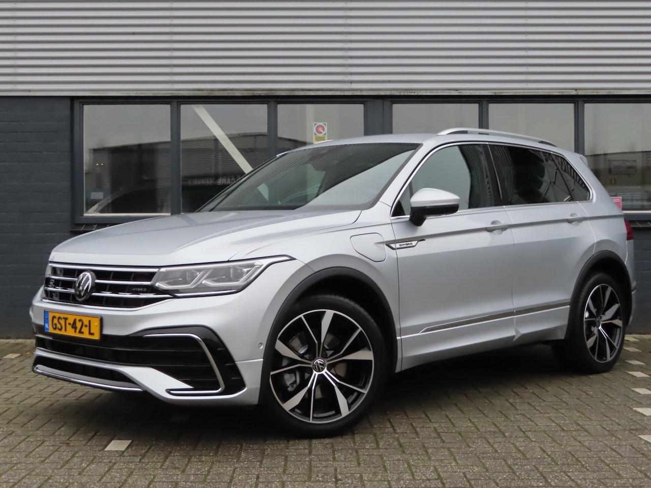 Volkswagen Tiguan - 1.4 TSI eHybrid R-Line Business 1.4 TSI eHybrid R-Line Business - AutoWereld.nl