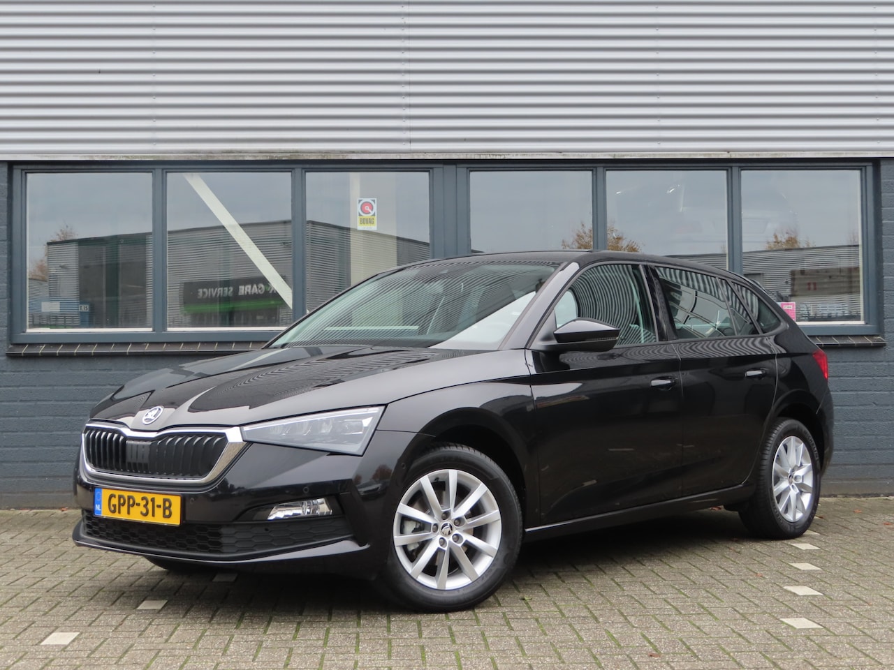 Skoda Scala - 1.0 TSI Ambition 115 pk | adaptive cruise | camera | stoelverwarming | automatische airco - AutoWereld.nl