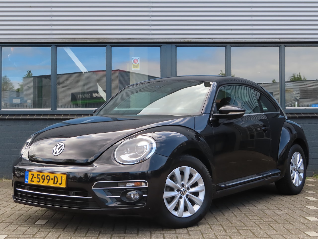 Volkswagen Beetle - 1.4 TSI Design DSG | Navigatie | stoelverwarming | cruise control - AutoWereld.nl