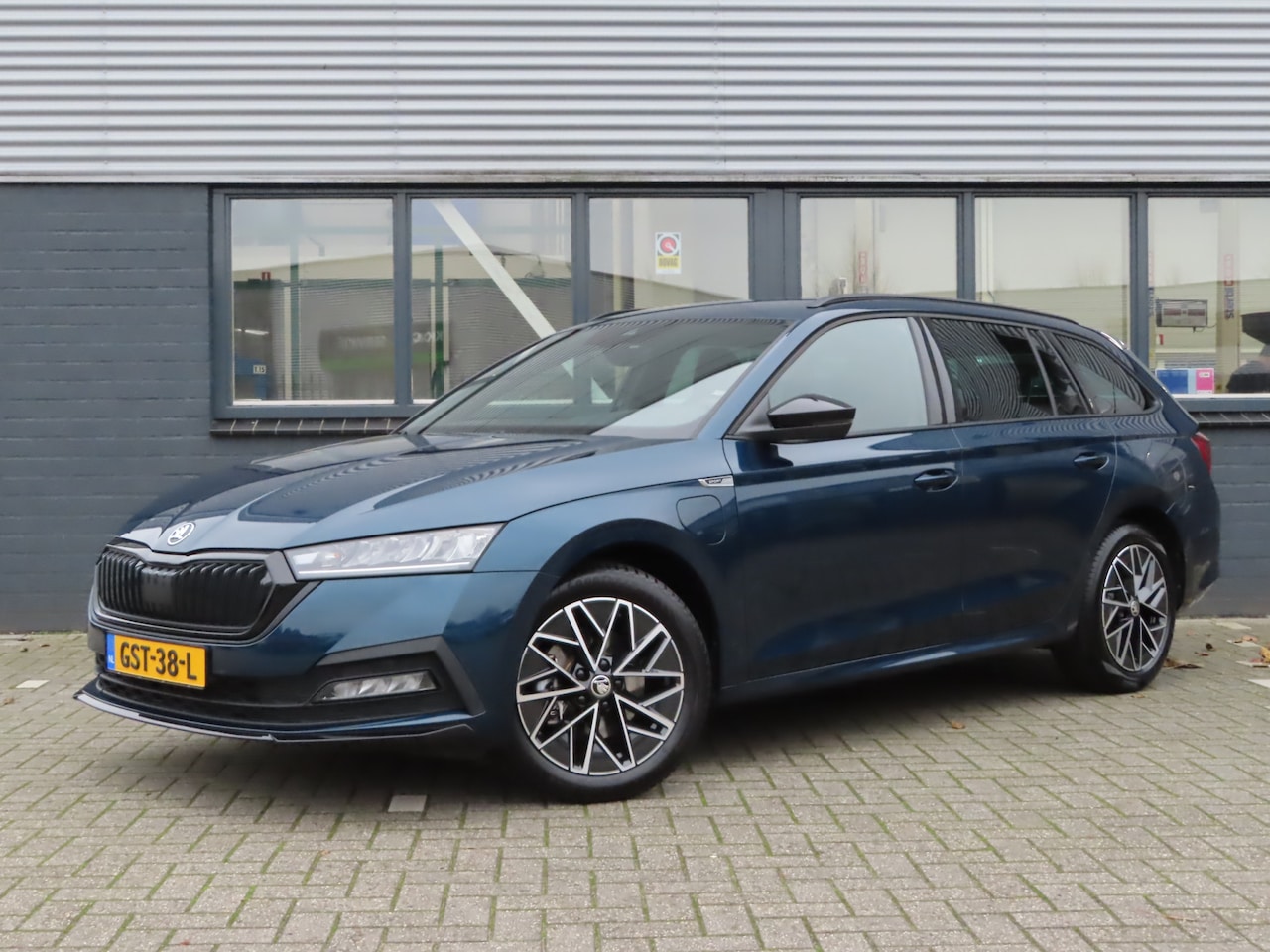 Skoda Octavia Combi - 1.4 TSI iV PHEV Sportline Business 1.4 TSI iV PHEV Sportline Business - AutoWereld.nl