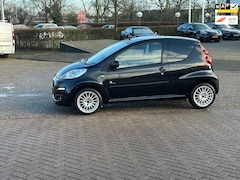 Peugeot 107 - 1.0 Black & Silver, bj.2012, nieuwe model, kleur:zwart, airco, sportvelgen, nw.koppeling,