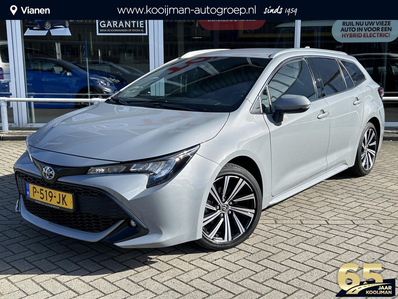 Toyota Corolla Touring Sports - 1.8 Hybrid Dynamic Navigatie, Stoelverwarming, Achteruitrijcamera, Adaptieve cruise contro - AutoWereld.nl