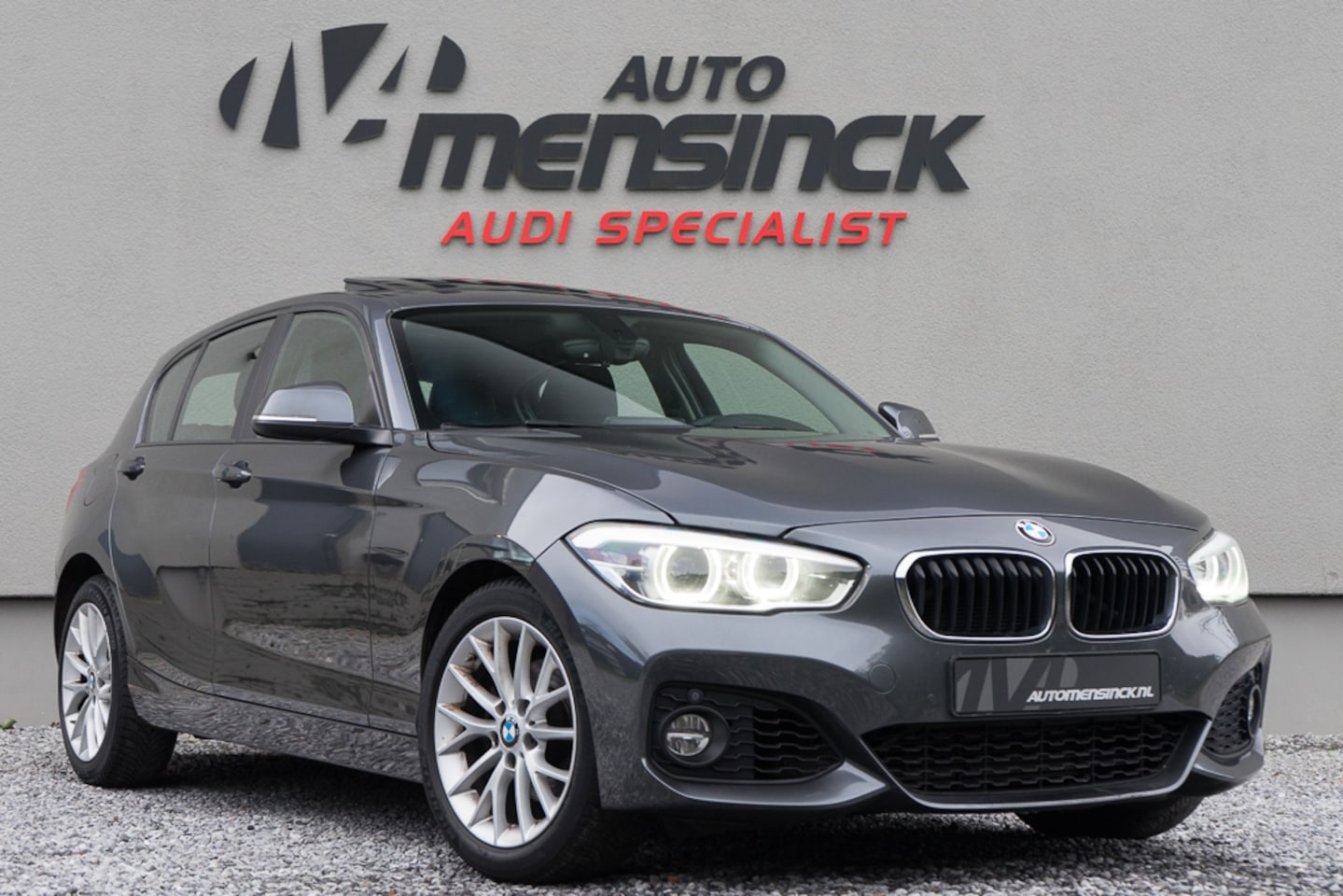 BMW 1-serie - 120i M Sport / Touch Navigatie/ Cruise Control/ Schuif-/kanteldak/ 130kW (177PK) - AutoWereld.nl