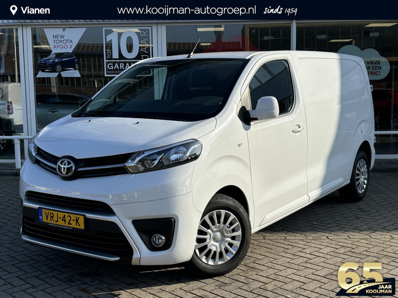 Toyota ProAce Worker - 2.0 D-4D Prof 2x stoel, Trekhaak, Betimmering, NL Auto 1e eigenaar - AutoWereld.nl