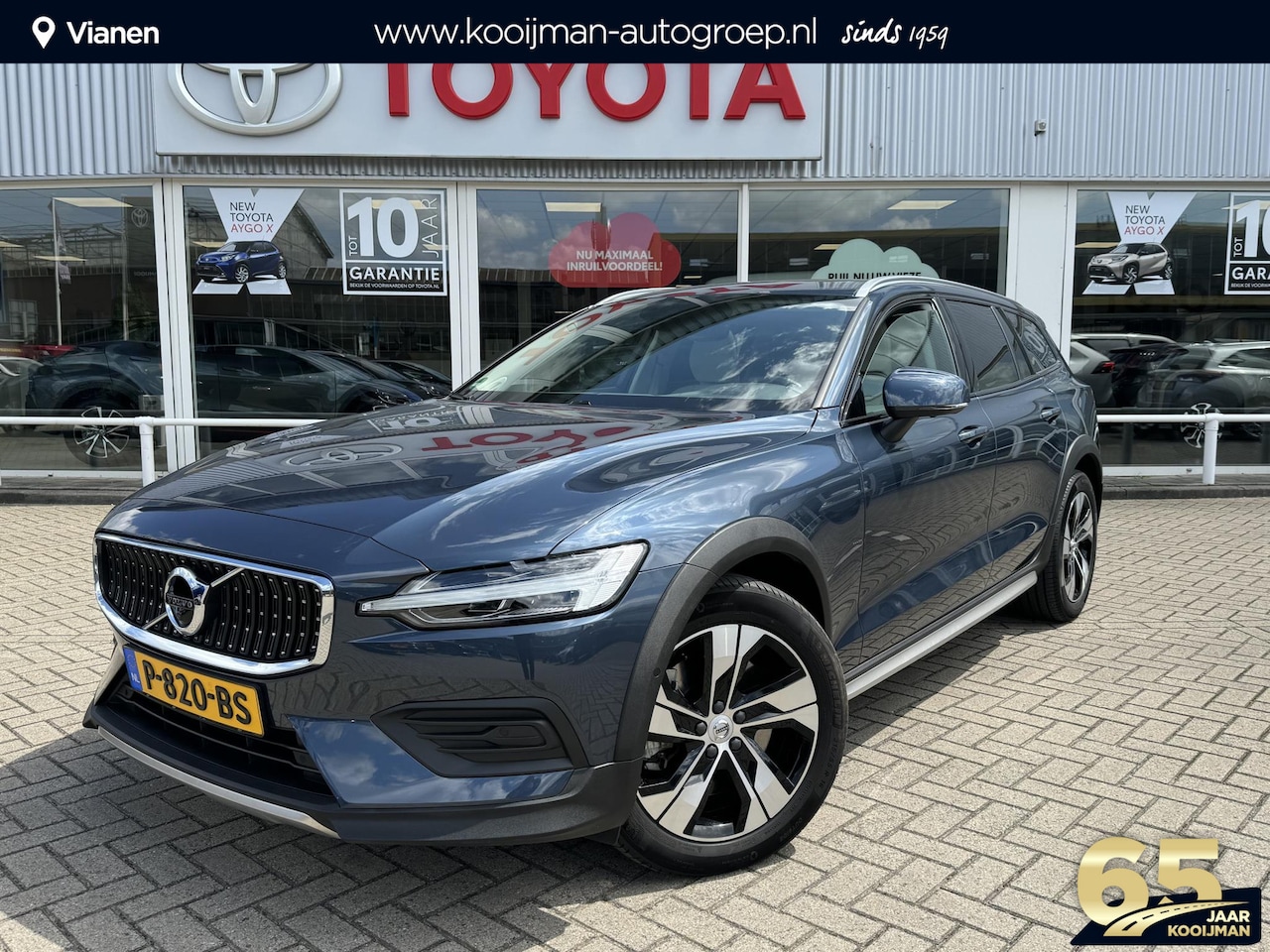 Volvo V60 Cross Country - 2.0 B5 AWD  Pro 2.0 B5 AWD Pro , 1800KG Trekgewicht! 360 graden camera, Lederen bekleding, Harman Kardon, - AutoWereld.nl