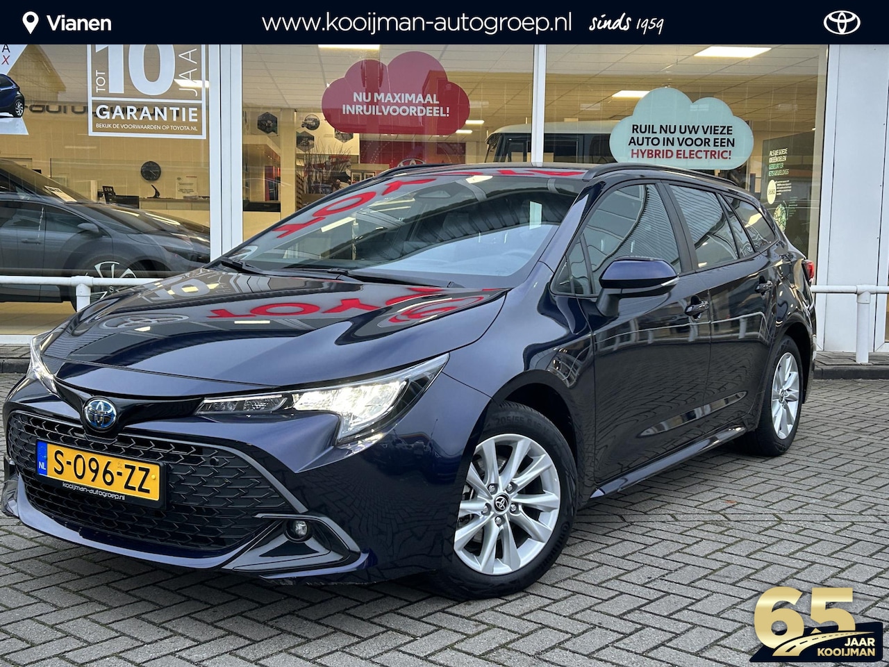 Toyota Corolla Touring Sports - Hybrid 140 Active , DEMO! Vraag naar de beschikbaarheid voor deze auto. - AutoWereld.nl