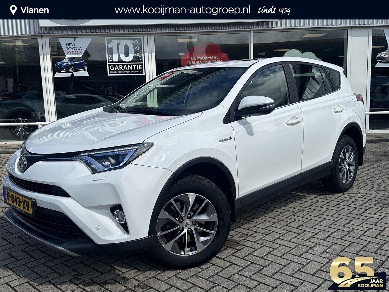 Toyota RAV4 - 2.5 Hybrid Dynamic lichtmetalen velgen 17" , Sunroof , Parkeersensoren voor - achter , Sto - AutoWereld.nl