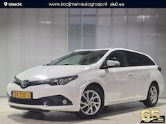 Toyota Auris Touring Sports - 1.8 Hybrid Dynamic | Keyless Entry- & Start | Achteruitrij camera | Full map navigatie | C