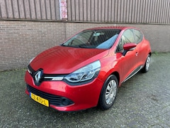 Renault Clio - 1.2 16V 5drs. Navigatie Airco Cruise Control NAP