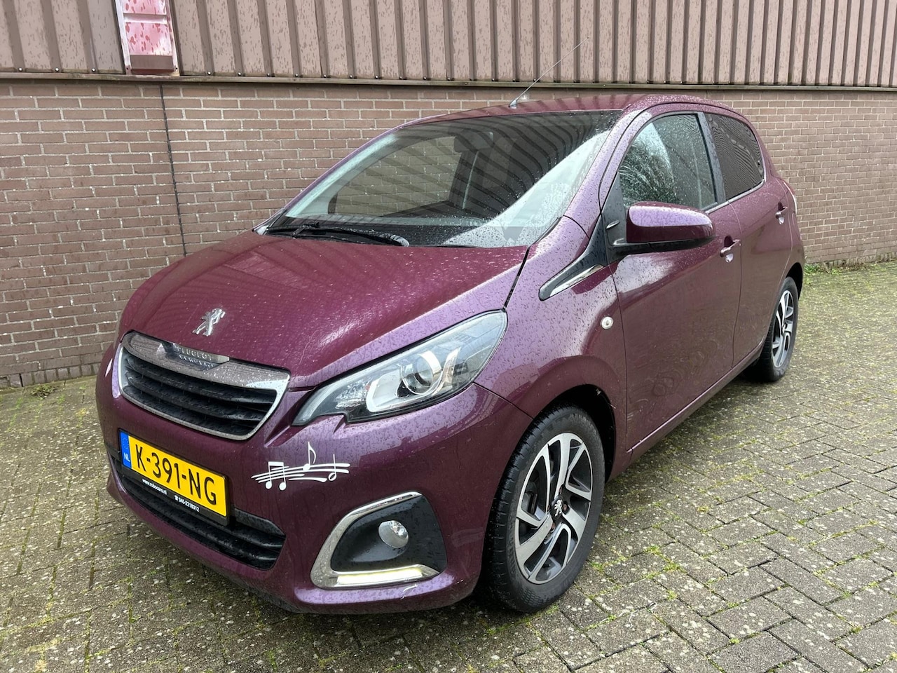 Peugeot 108 - 1.2 VTi Allure 5drs Navi Airco USB NAP APK - AutoWereld.nl