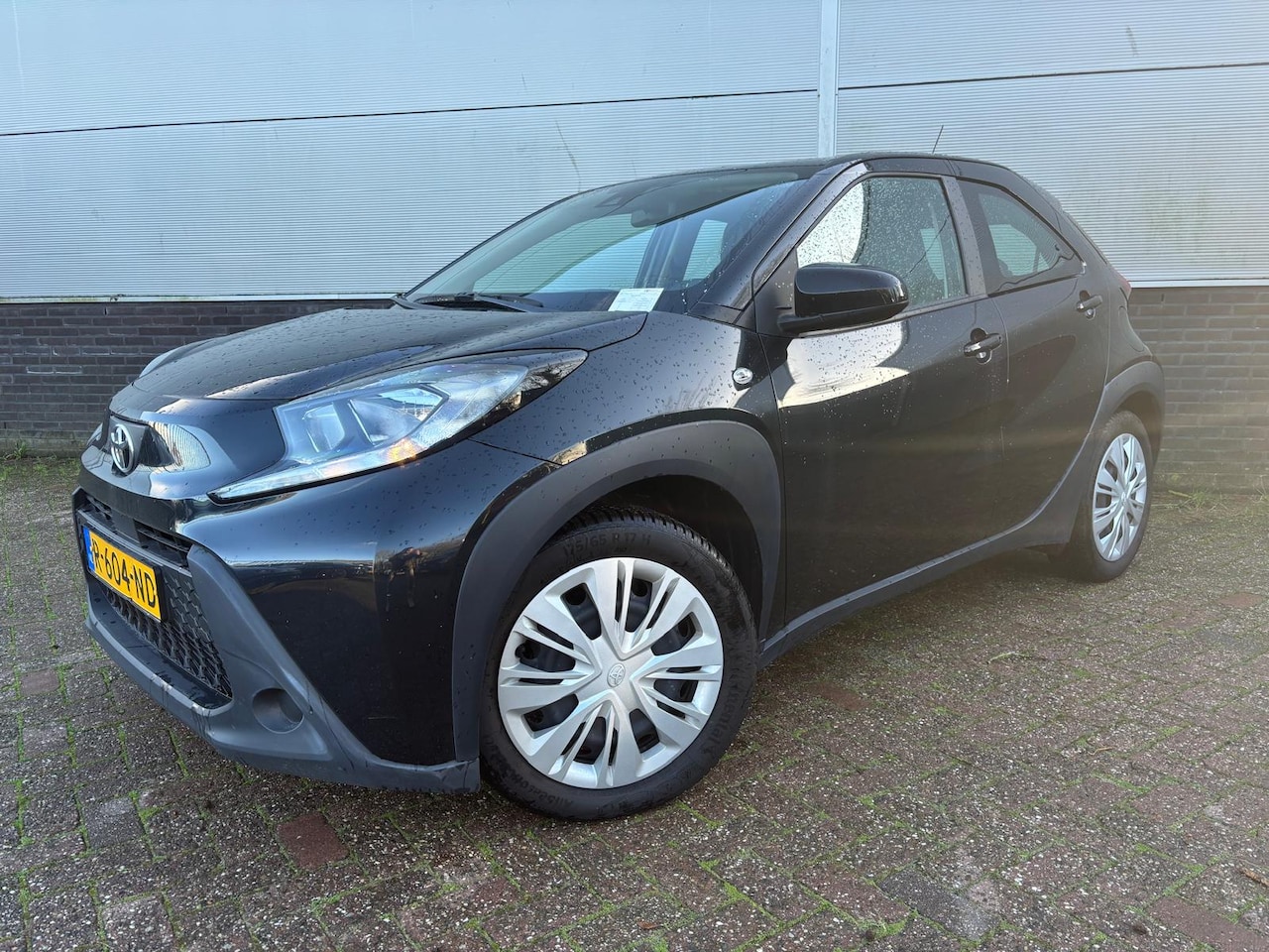 Toyota Aygo X - 1.0 VVT-i S-CVT play Automaat | Parkeersensoren achter | Apple Carplay | - AutoWereld.nl