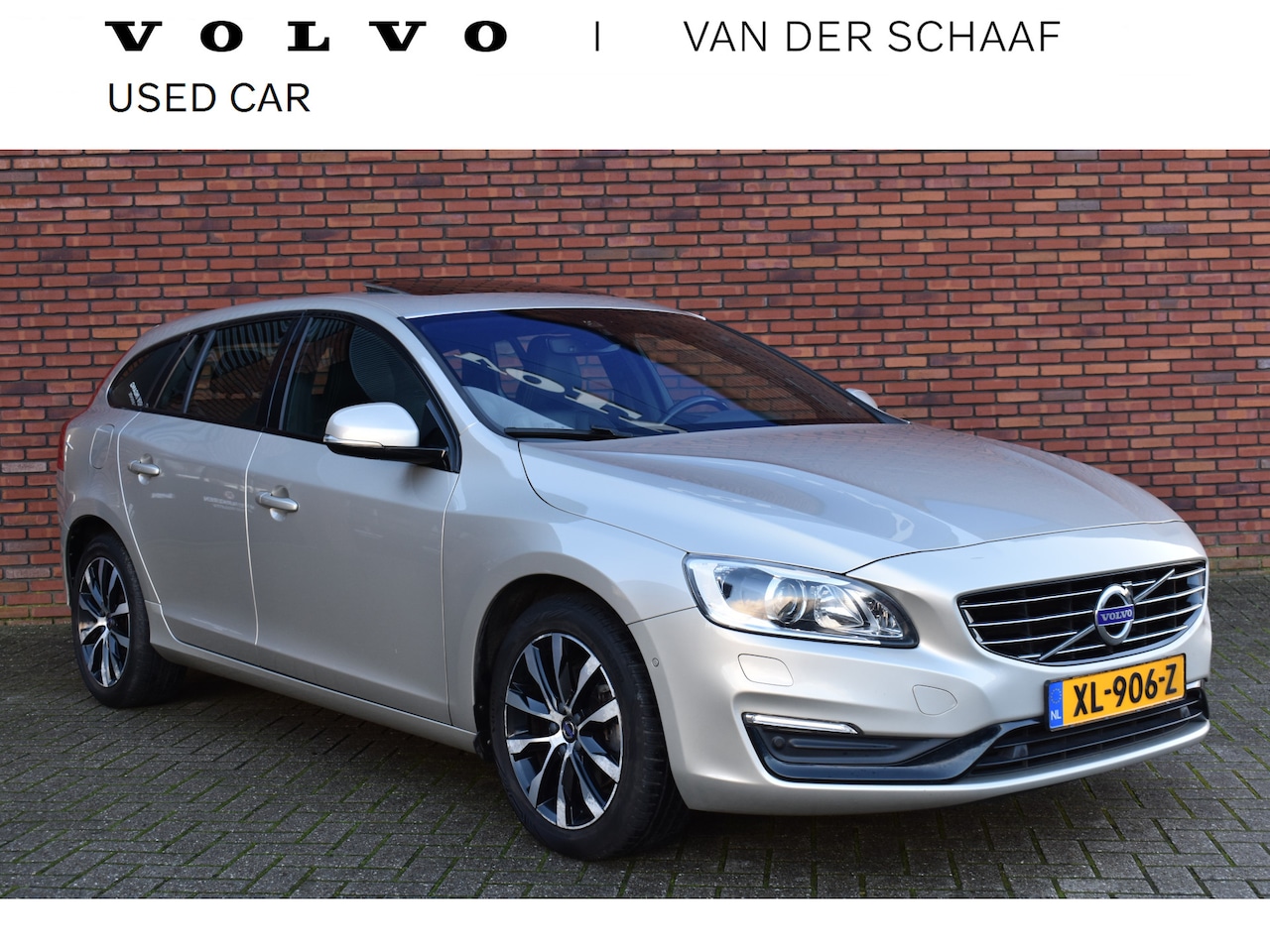 Volvo V60 - T3 153PK Polar+ Dynamic | Schuif-kantel/dak | Achteruitrijcamera | - AutoWereld.nl