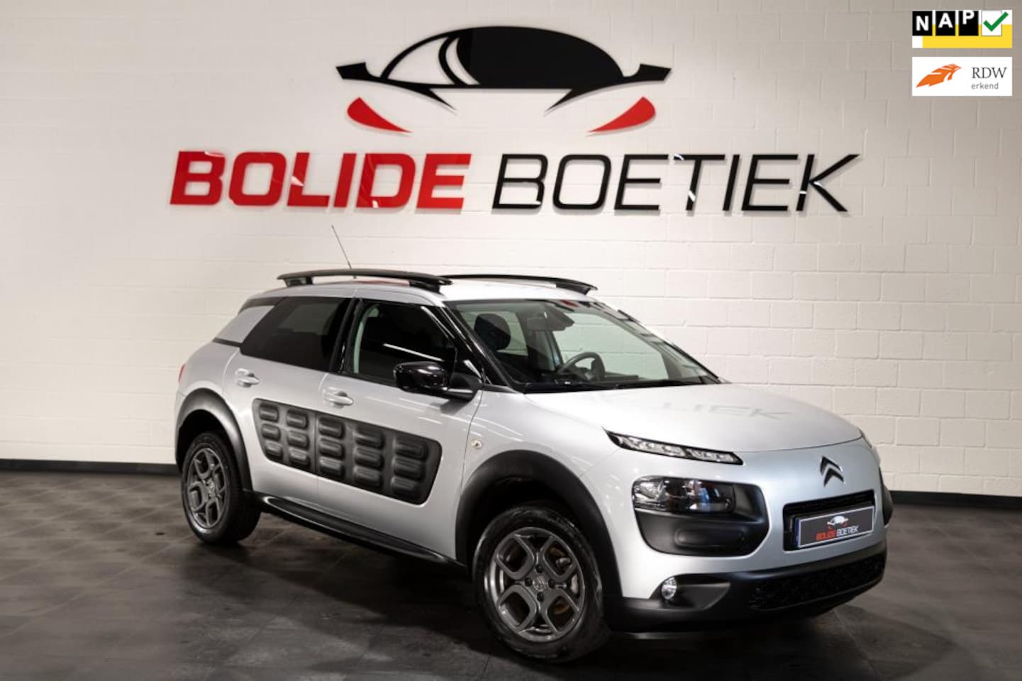 Citroën C4 Cactus - 1.2 PureTech Shine Navigatie| Parkeersensoren| Cruisecontrol | Achteruitrijcamera - AutoWereld.nl