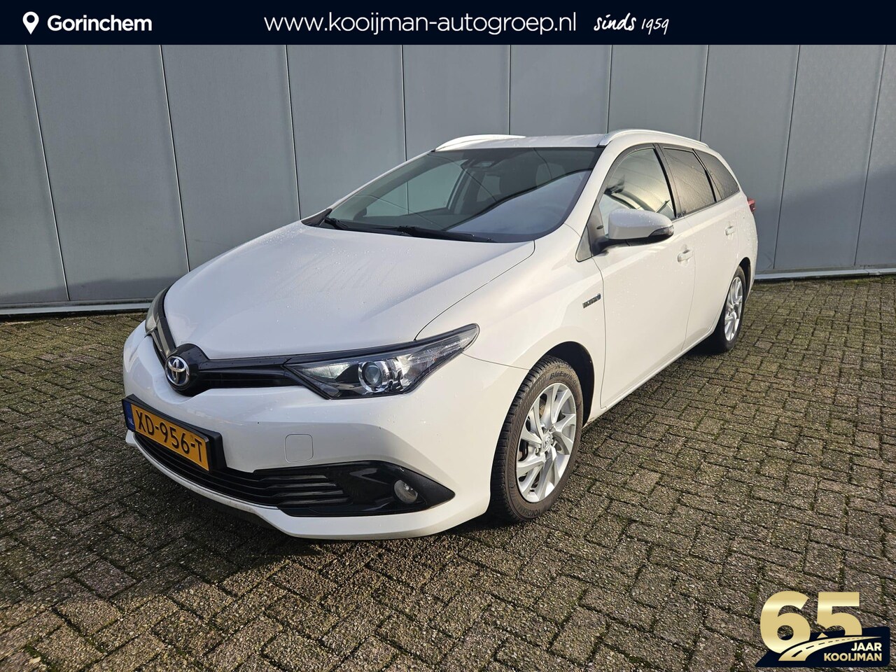 Toyota Auris Touring Sports - 1.8 Hybrid Energy Plus | 1e Eigenaar | NIEUW GELEVERD & ONDERHOUDEN | Trekhaak | Navigatie - AutoWereld.nl