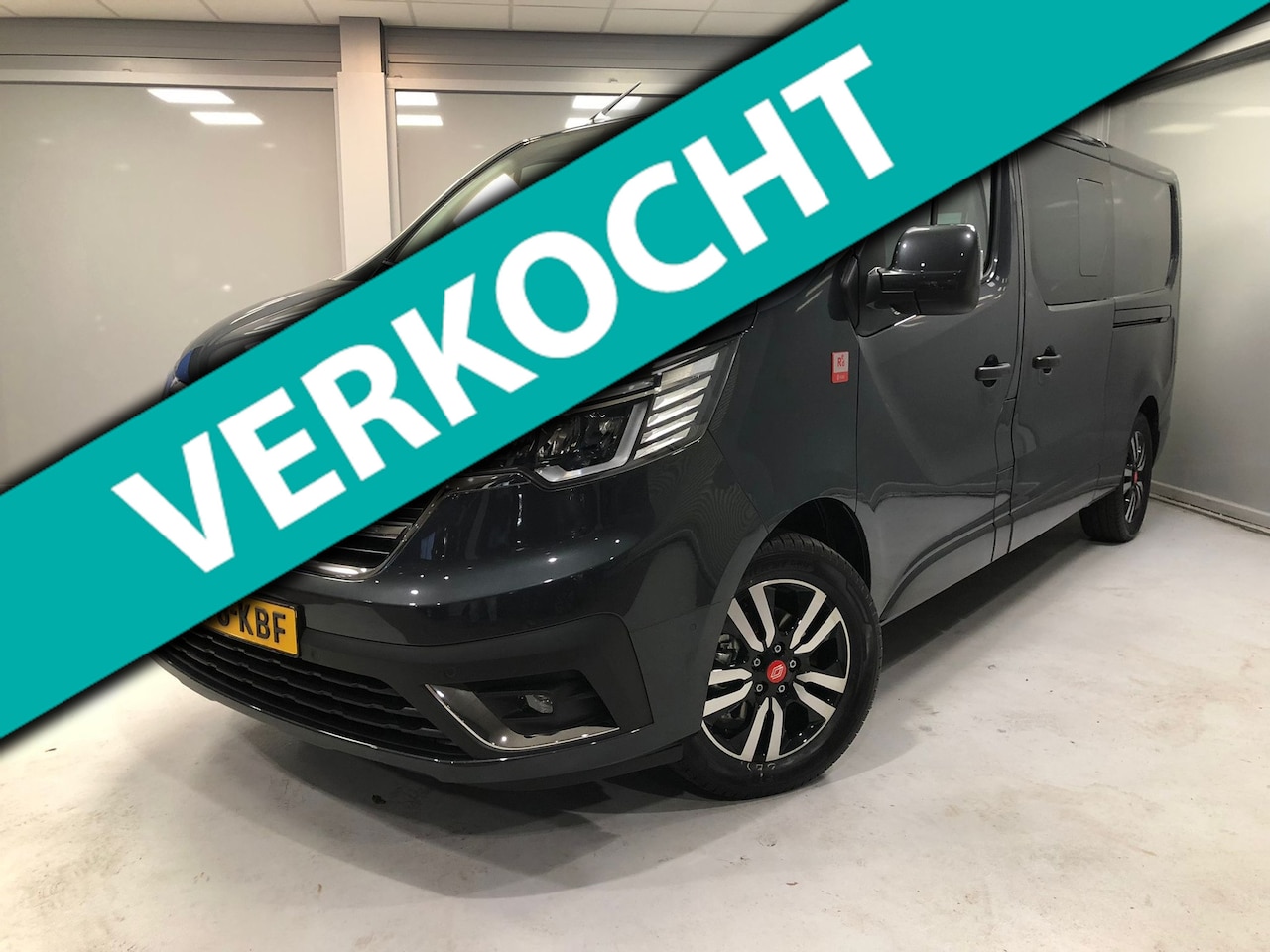 Renault Trafic - L2H1 Dubbele Cabine Exclusive RED Edition 2.0DCi 150pk EDC T30 | Automaat | Betimmering | - AutoWereld.nl