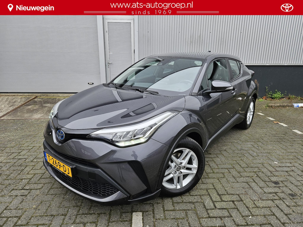 Toyota C-HR - 1.8 Hybrid Active 1.8 Hybrid Active ,2x, org NL en 1e eigenaar, zwart en donkergrijs leverbaar - AutoWereld.nl