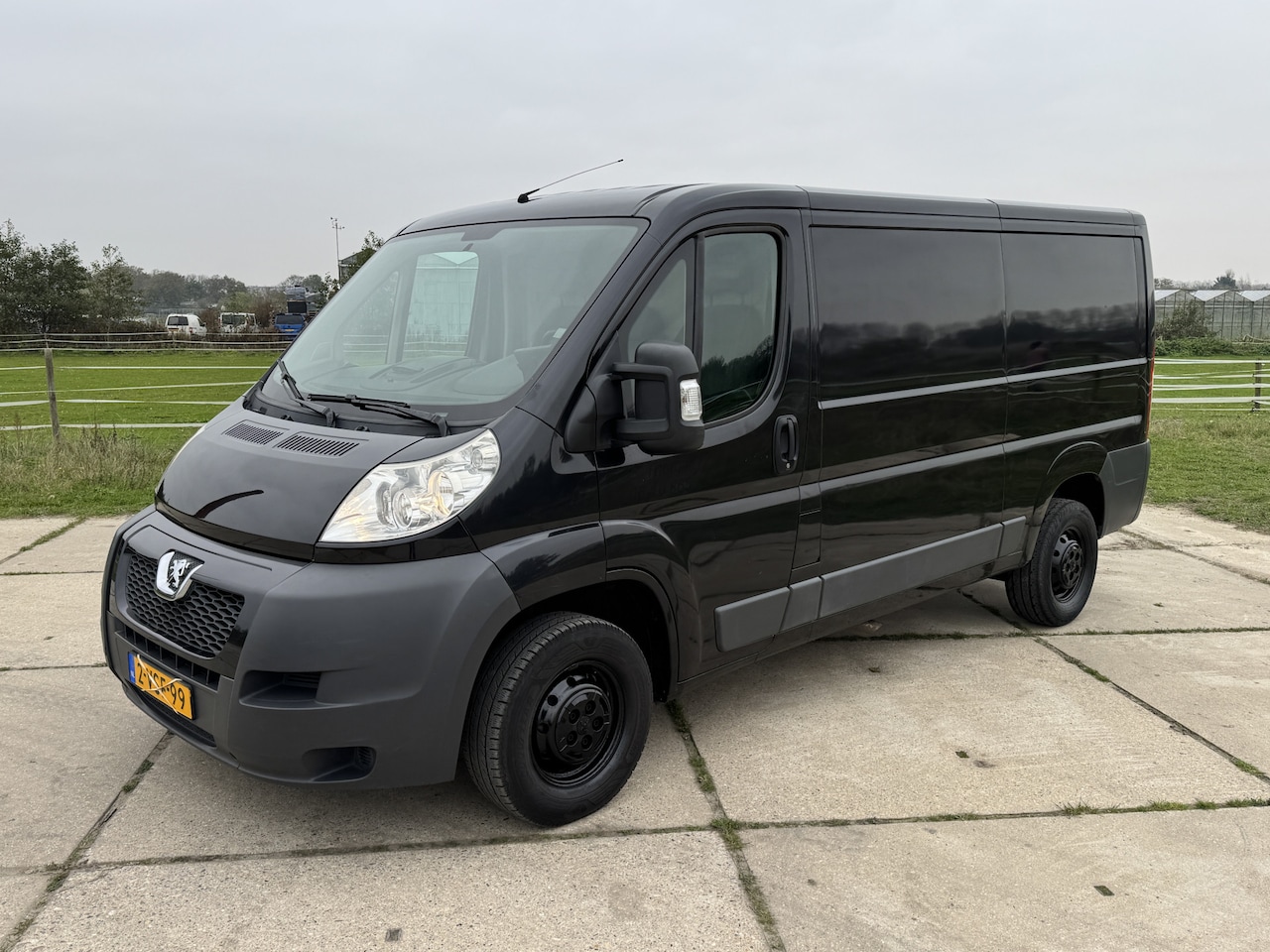 Peugeot Boxer - 2.2 HDI 130pk L2 H1 134.798km NAP airco euro 5 - AutoWereld.nl