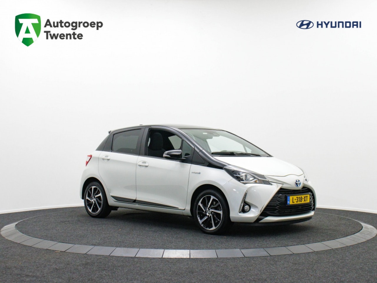 Toyota Yaris - 1.5 Hybrid Executive | Panoramadak | Navigatie - AutoWereld.nl