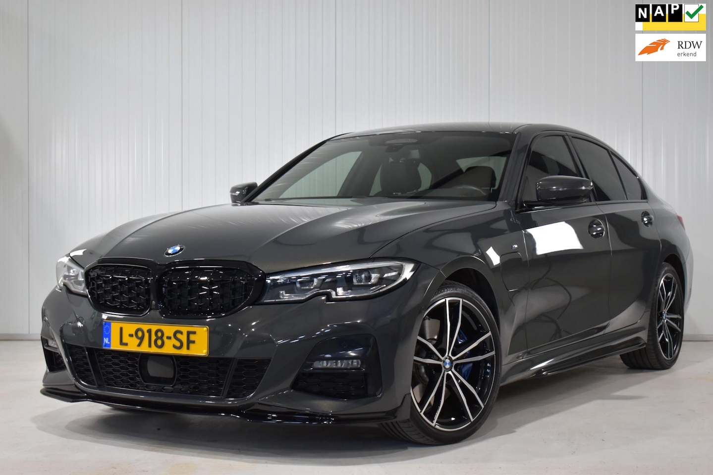 BMW 3-serie - 330e High Executive M Sport Performance | M340I LOOK | ORG NL | DEALER | NIEUWSTAAT | ACC - AutoWereld.nl