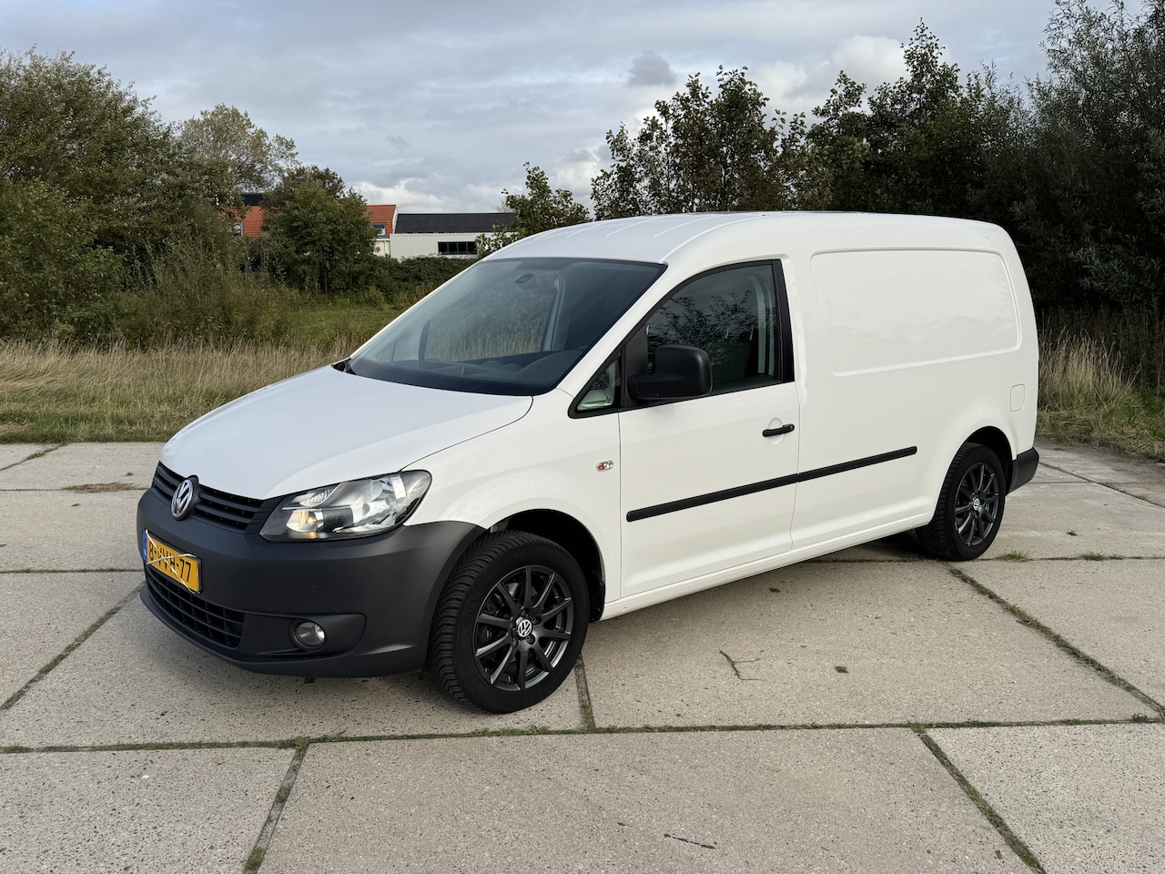 Volkswagen Caddy Maxi - 1.6 TDI 102pk airco navigatie lm velg - AutoWereld.nl