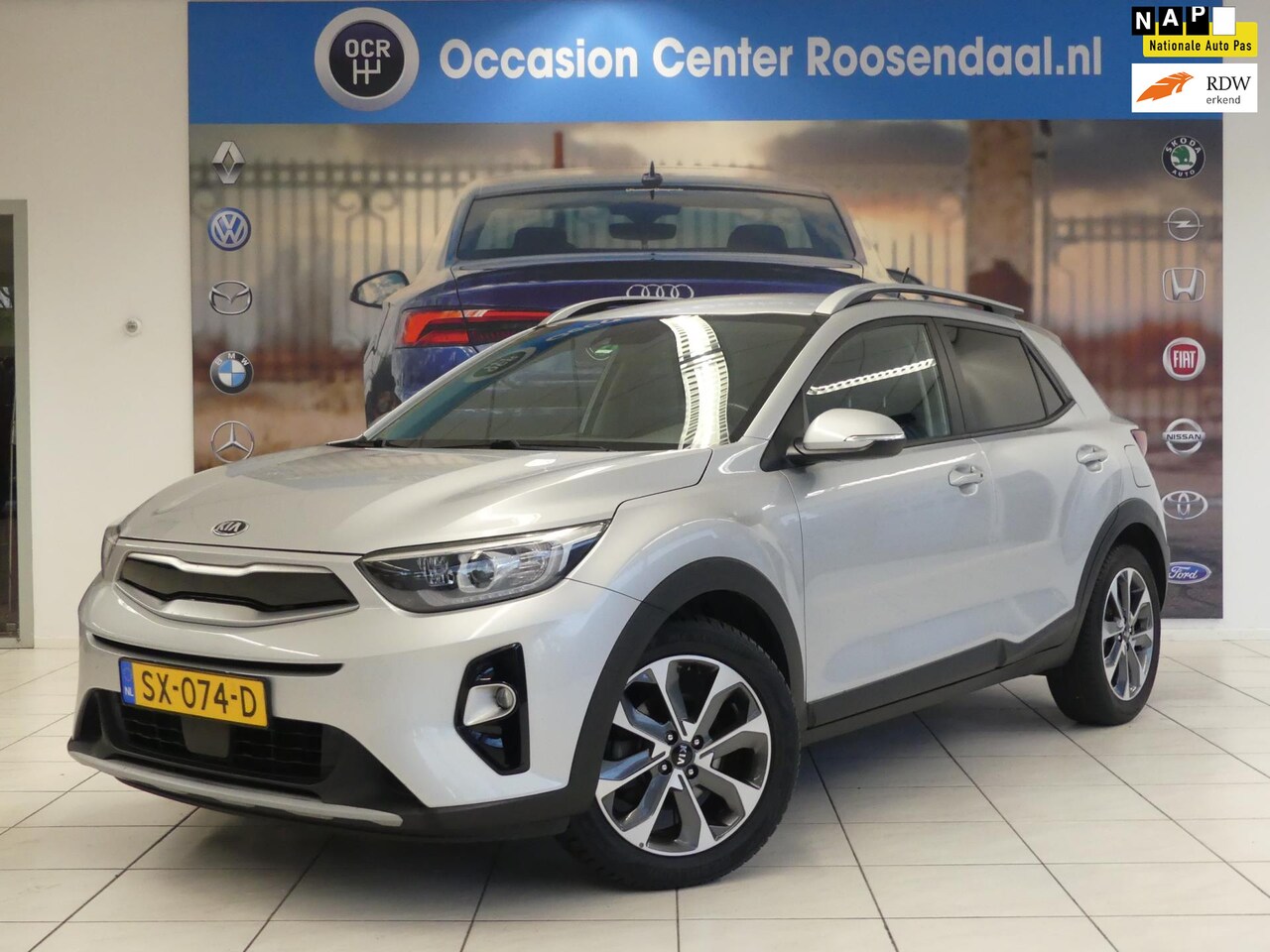 Kia Stonic - 1.0 T-GDi DynamicLine ECC Navigatie Apple Car Play Cruise Control LED Rijklaarprijs - AutoWereld.nl