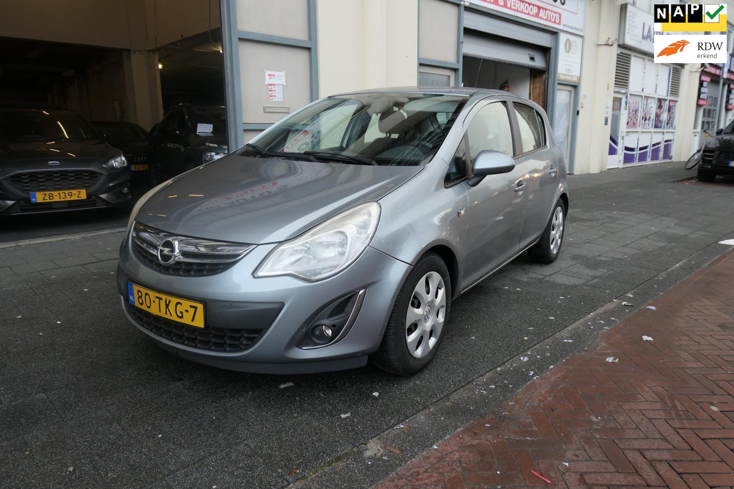 Opel Corsa - 1.4-16V Anniversary Edition Nap/Apk/Airco/Cruise/Boekjes/Trekhaak - AutoWereld.nl