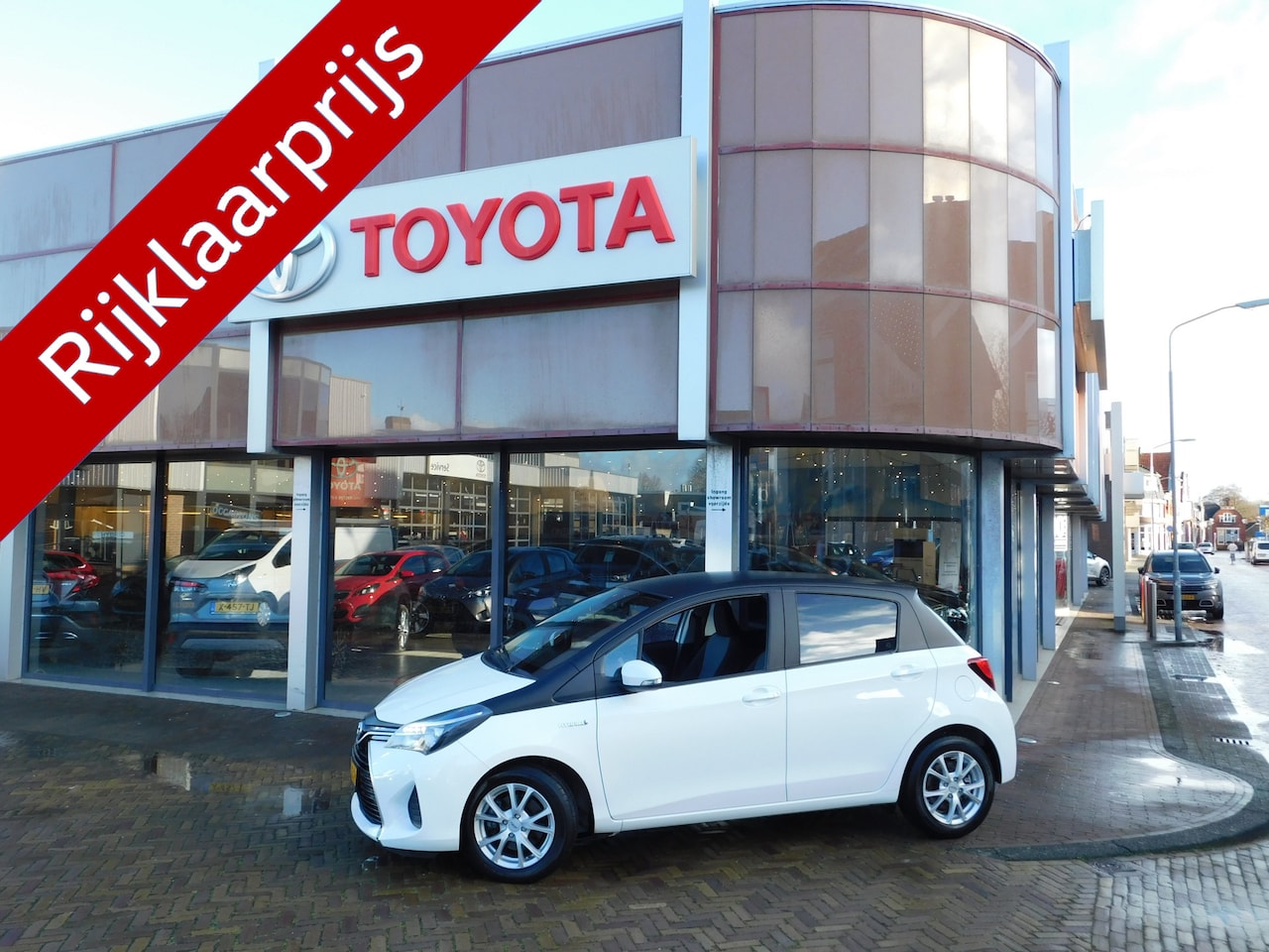 Toyota Yaris - 1.5 Hybrid Aspiration Bi-Tone | Unieke Kilometerstand! | Achteruitrijcamera | - AutoWereld.nl