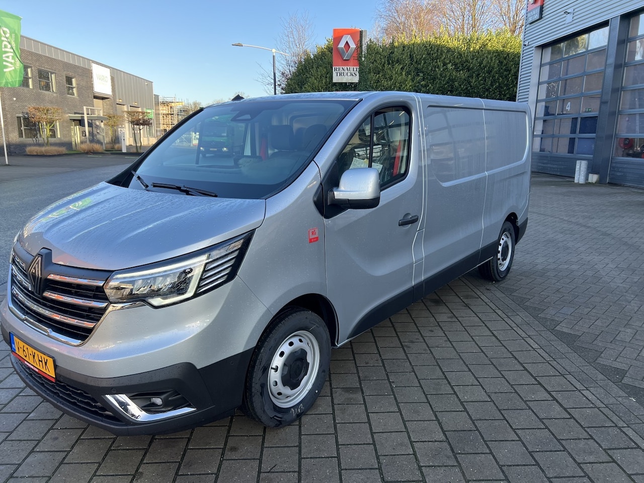 Renault Trafic - L2H1 RED 150 pk / CAMERA / PARK ASSIST PACK / REGENSENSOR / LED MISTLAMPEN / - AutoWereld.nl