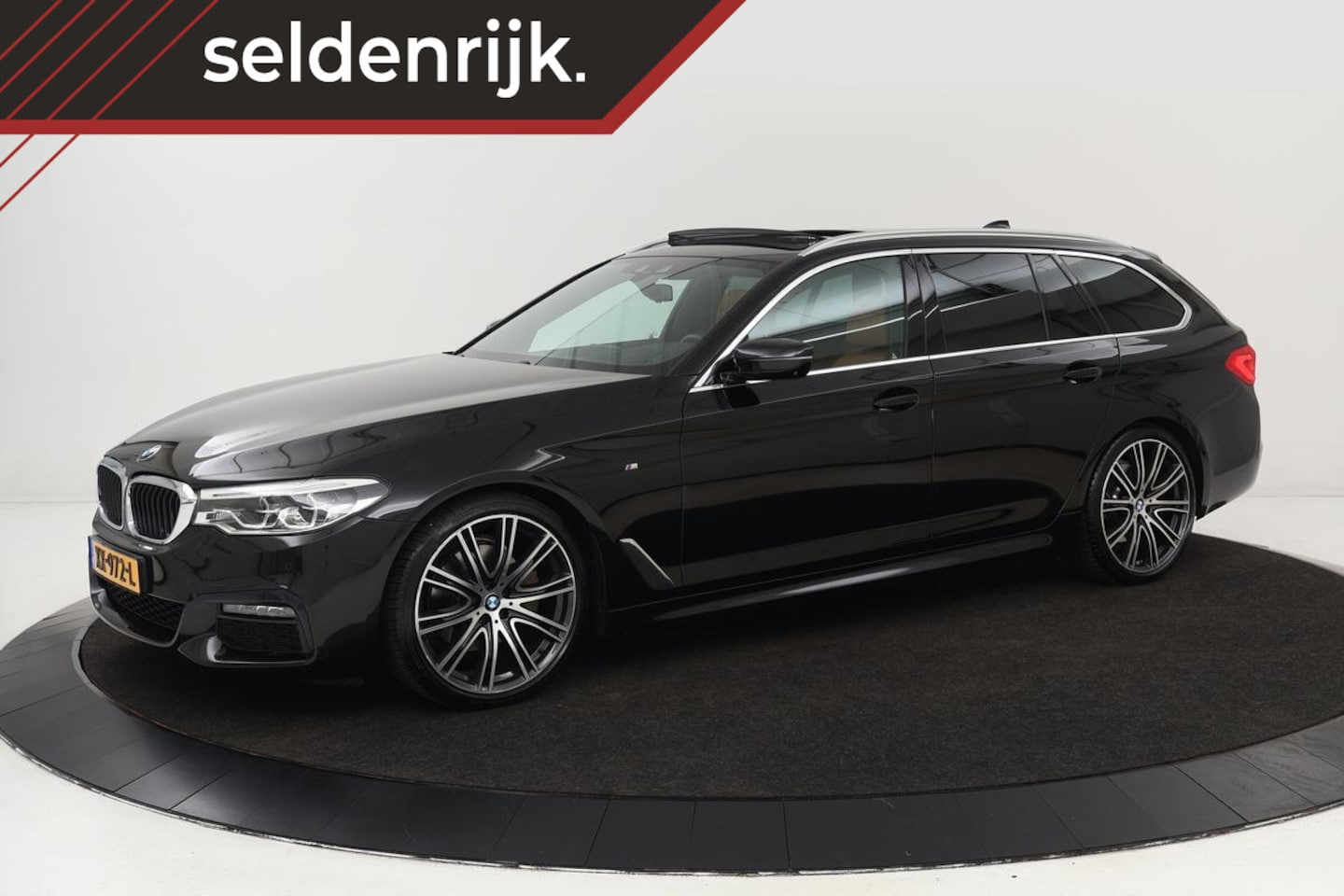 BMW 5-serie Touring - 520i M-Sport | Panoramadak | Head-Up | 360 camera | Leder | Stoelverwarming | Sfeerverlich - AutoWereld.nl