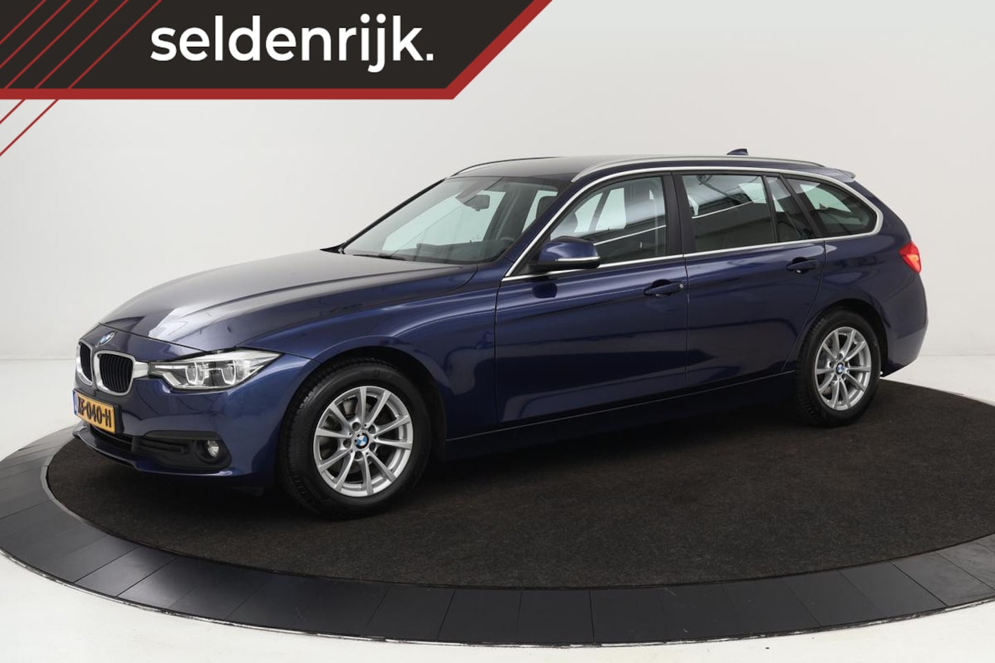 BMW 3-serie Touring - 318i High Executive | Leder | Sportstoelen | Stoelverwarming | Full LED | Navigatie | PDC - AutoWereld.nl