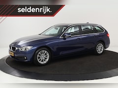 BMW 3-serie Touring - 318i High Executive | Leder | Sportstoelen | Stoelverwarming | Full LED | Navigatie | PDC