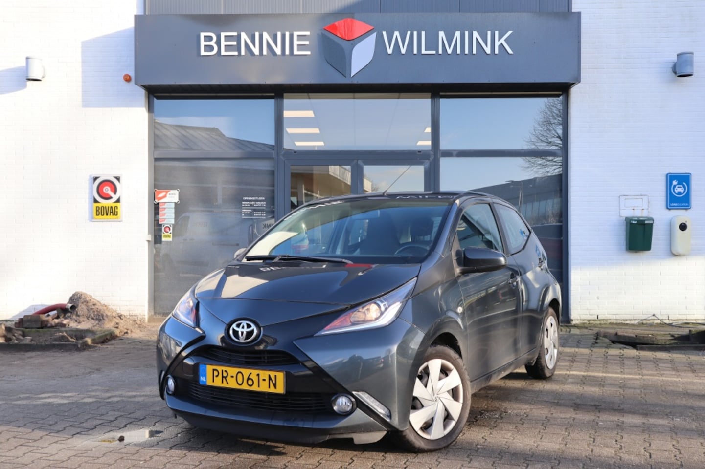 Toyota Aygo - 1.0 VVT-i x-play Automaat Camera/Apple/AndroidAuto - AutoWereld.nl