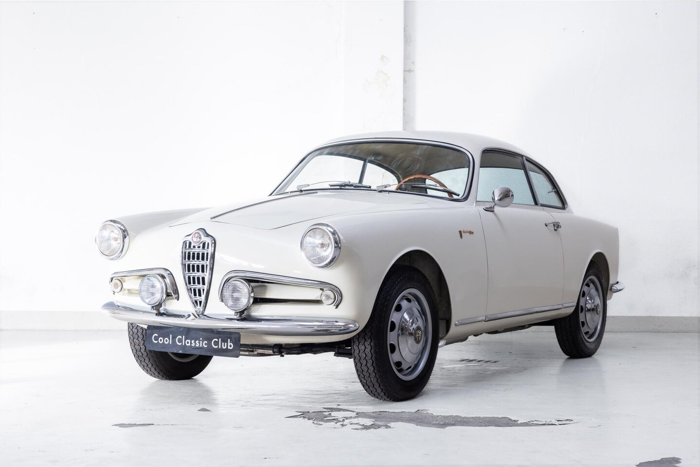 Alfa Romeo Giulietta - Sprint - Long Term Ownership - Nardi Floorshift - - AutoWereld.nl