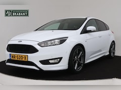 Ford Focus - 1.5 ST-Line (NAVIGATIE, TREKHAAK, CRUISE CONTROL, PARKEERSENSOREN, CLIMATE CONTROL, NL-AUT