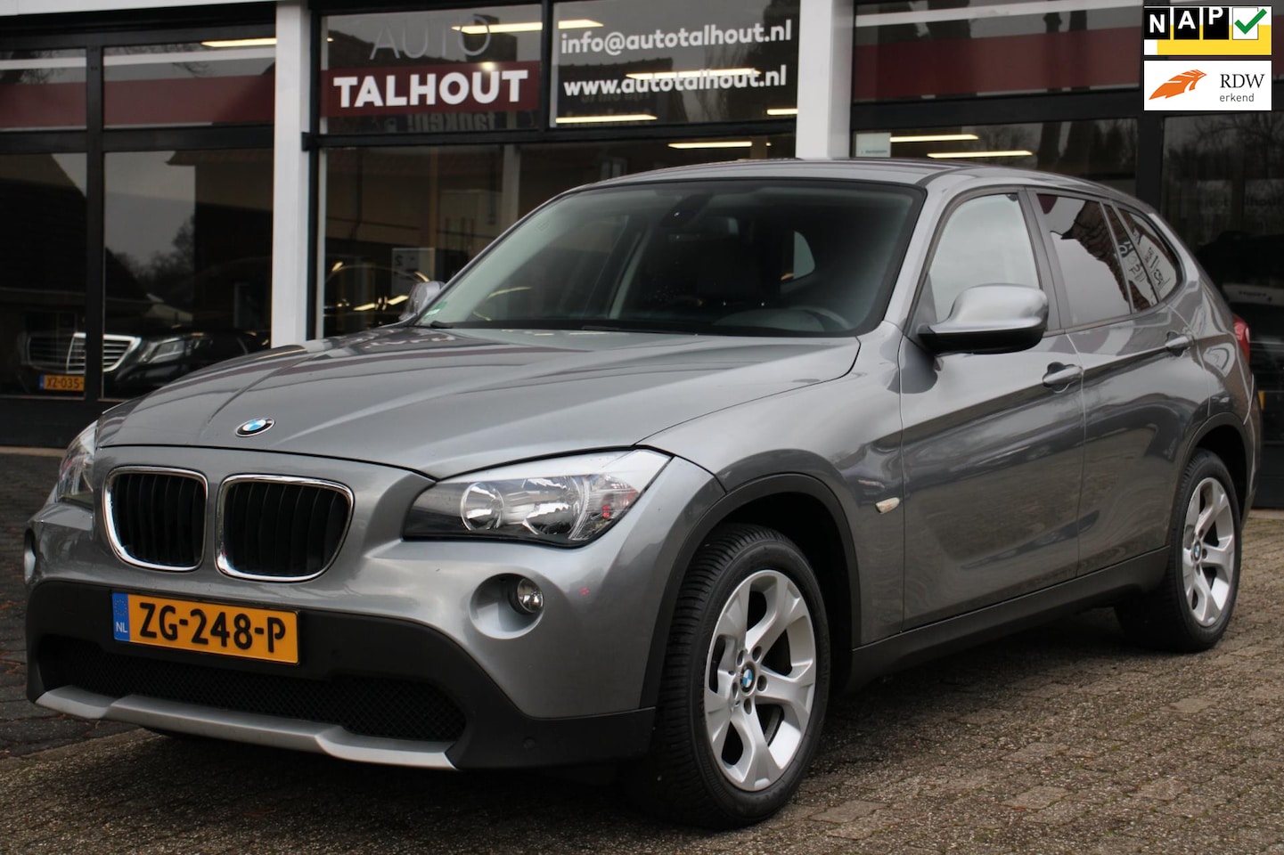 BMW X1 - SDrive18i Executive - Automaat - Trekhaak - Navigatie - AutoWereld.nl