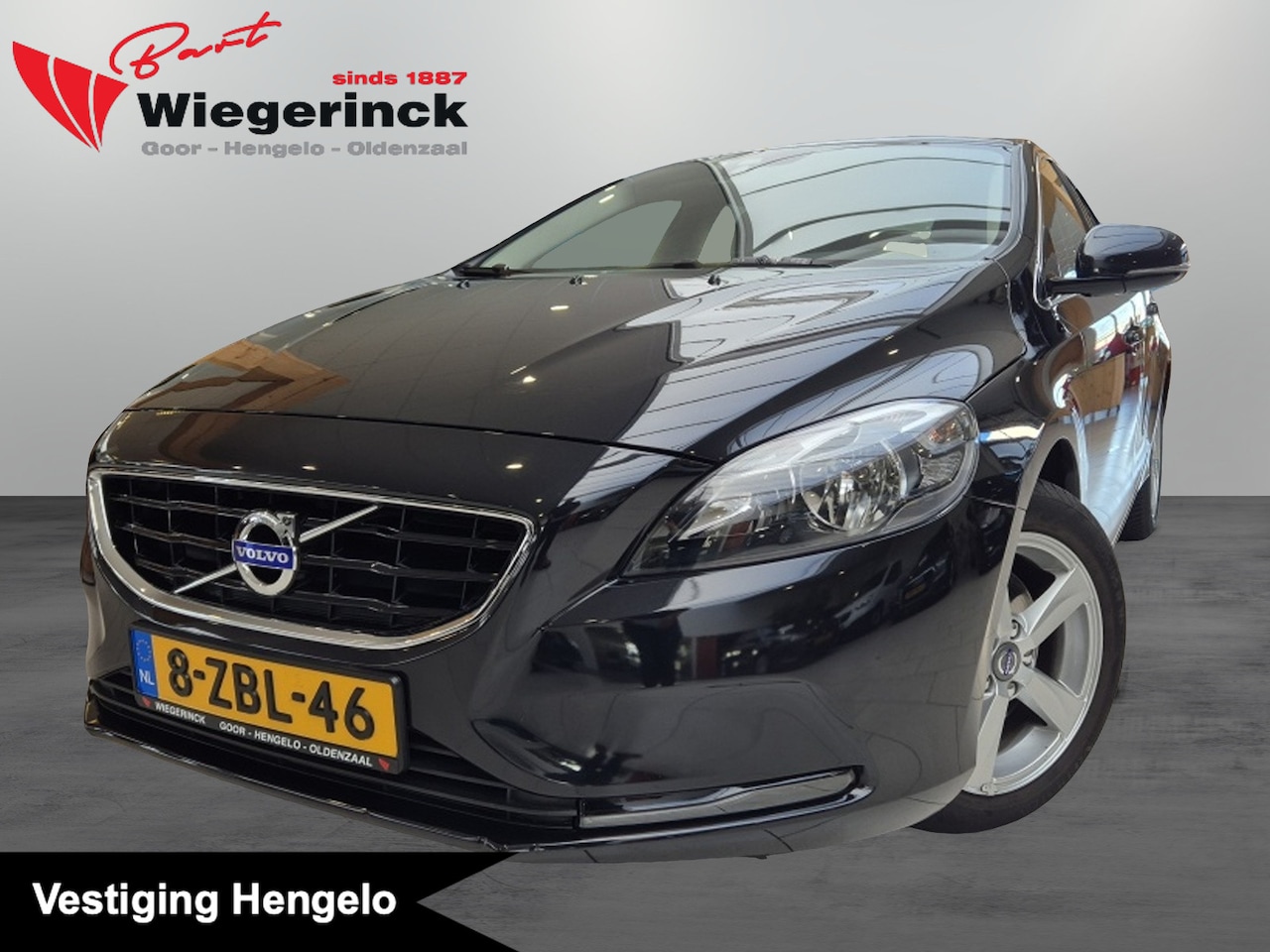 Volvo V40 - 1.6 T2 Momentum [TREKHAAK| ALLSEASON| DEALER ONDERHOUDEN| ORIGIN - AutoWereld.nl