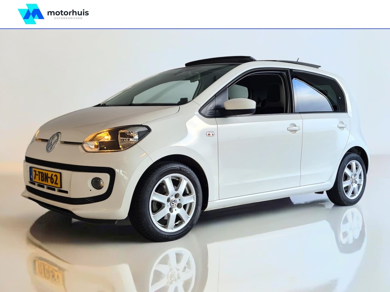 Volkswagen Up! - 1.0 60PK 5D BMT High up! PANO NAVI PDC LMV - AutoWereld.nl